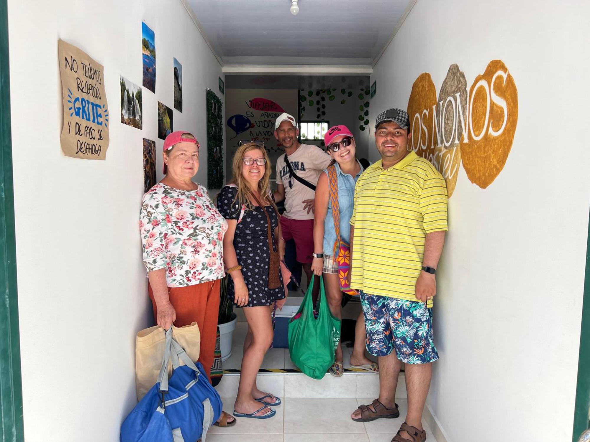 Los Nonos Hostel Guadalupe Ngoại thất bức ảnh