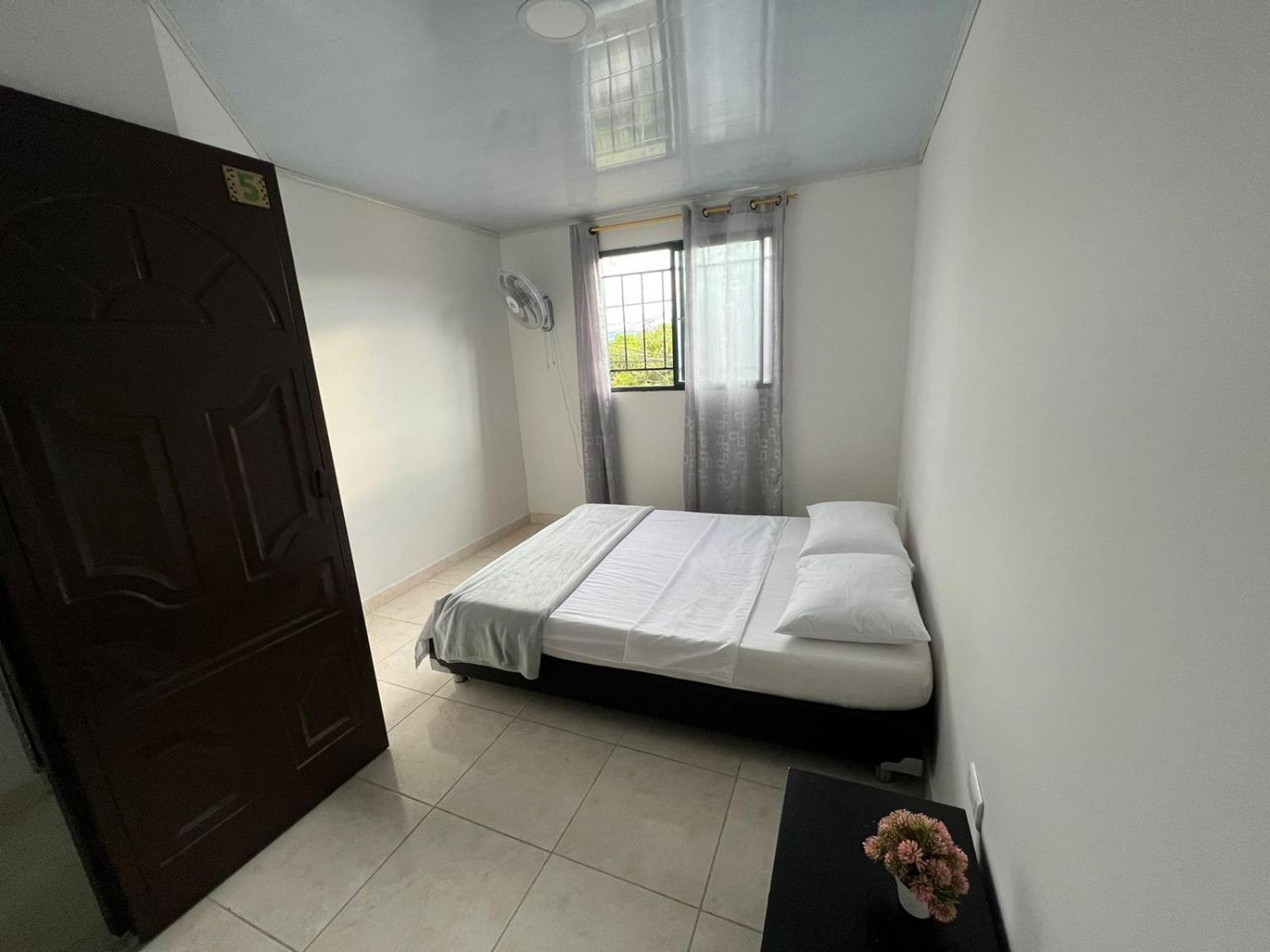 Los Nonos Hostel Guadalupe Phòng bức ảnh